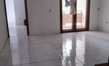 DISEWA RUMAH TOWN HOUSE DI JL. KEMANG MAMPANG PRAPATAN JAKARTA SELATAN