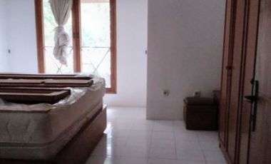 DISEWA RUMAH TOWN HOUSE DI JL. KEMANG MAMPANG PRAPATAN JAKARTA SELATAN