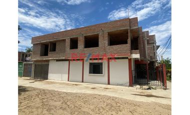 🏡✨ ¡Oportunidad única en Sullana! Propiedad en esquina con gran potencial comercial y residencial  

Descubre esta espaciosa y versátil casa de DOS