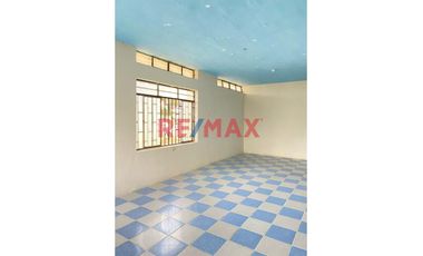 🏡✨ ¡Oportunidad única en Sullana! Propiedad en esquina con gran potencial comercial y residencial  

Descubre esta espaciosa y versátil casa de DOS