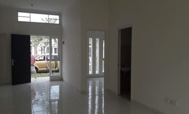 Dijual/Disewakan Rumah Siap Huni Suvarna Sutera Cluster Fedora III MURAH SANGAT Cluster dengan Swimming Pool