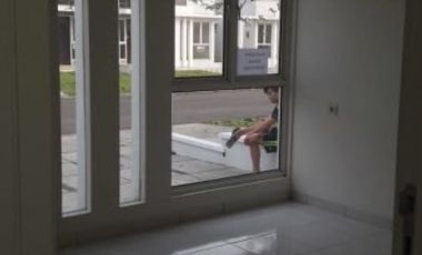 Dijual/Disewakan Rumah Siap Huni Suvarna Sutera Cluster Fedora III MURAH SANGAT Cluster dengan Swimming Pool