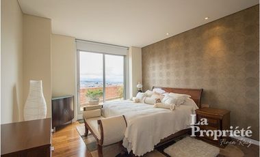 apartamento en arriendo/venta en los rosales. Cod A331