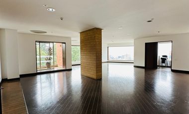 apartamento en arriendo/venta en los rosales. Cod A331