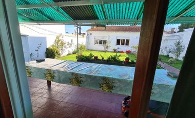 Venta - Chalet cuatro ambientes con quincho - Güemes 4565 - San Carlos