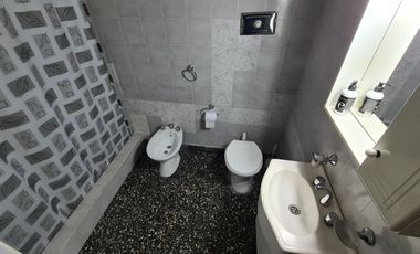 Venta - Chalet cuatro ambientes con quincho - Güemes 4565 - San Carlos