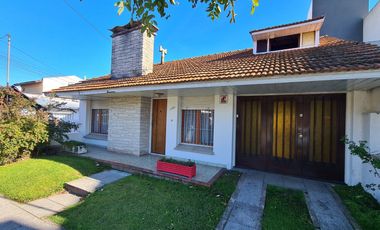 Venta - Chalet cuatro ambientes con quincho - Güemes 4565 - San Carlos