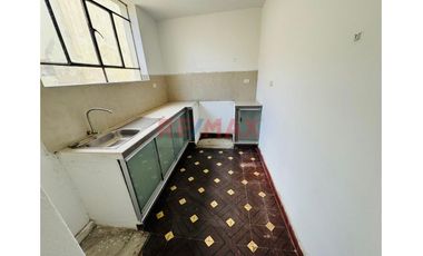 Venta De Casa Productiva  En Av El Ejercito A Un Paso De La Upn