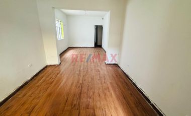 Venta De Casa Productiva  En Av El Ejercito A Un Paso De La Upn