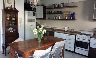 HERMOSO DUPLEX 4 AMBIENTES EN 3 PLANTAS, BOULOGNE