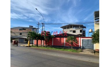 🏡 ¡Oportunidad única: Esquina entre la Avenida Circunvalación cdra 18 con Jr. Ángel Delgado! Se vende una casa de 1 piso.
Esta propiedad de 440 m² de