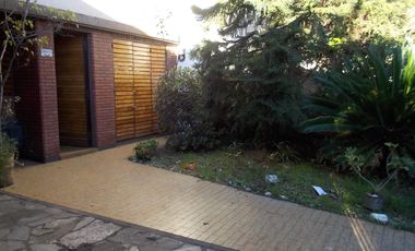 CASA DE 4 AMBIENTES CON ENTRADA DE AUTO.