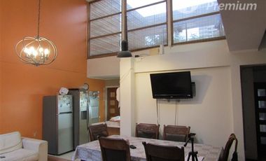 Se vende Casa 10D/5B 11/2 Cuadra del Metro Rodrigo de Araya