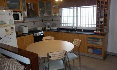 VENTA DE PH AL FRENTE TRES AMB. CON COCHERA