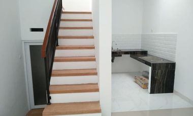 rumah cantik 2 lantai di kamarung citeureup kota cimahi