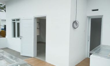 rumah cantik 2 lantai di kamarung citeureup kota cimahi