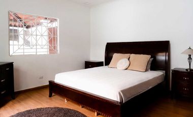 CASA EN VENTA EN OBARRIO - SEMICOMERCIAL