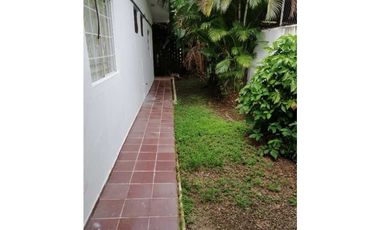 CASA EN VENTA EN OBARRIO - SEMICOMERCIAL