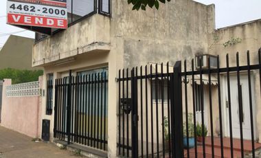 VENTA - TAPIALES - CASA 4 AMB - COD 824