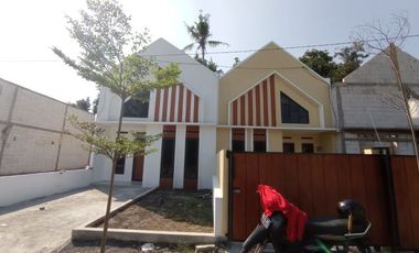 Rumah Di Jual Dengan Konsep Eropa,Termurah Di Utara Candi Prambanan .