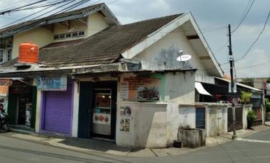 TIM Rumah Plus KOntrakan dan Kios Di Pinggir Jalan Kebayoran Lama