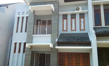 Rumah 2 lantai di Perum Paradise jalan Palagan km 7