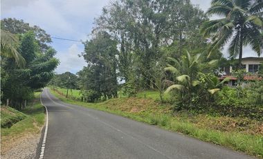 Se Vende Terreno Comercial de 233mt2 en Colón