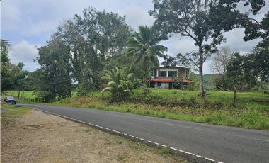 Se Vende Terreno Comercial de 233mt2 en Colón