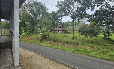 Se Vende Terreno Comercial de 233mt2 en Colón