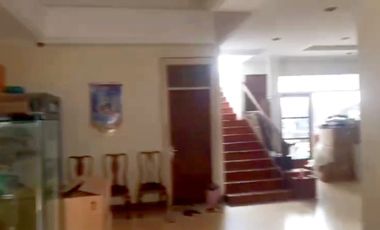 Rumah 3,5 lantai, lokasi elite, strategis, jl. Ubud, Kuningan, Jakarta Selatan