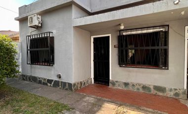 Casa de 3 AMBIENTES  en venta