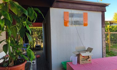 Vendo casa con acceso al LAGO RAPEL