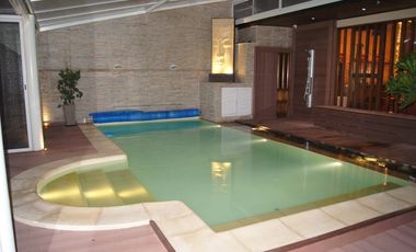 Chalet con piscina y quincho. Zona San Jose.