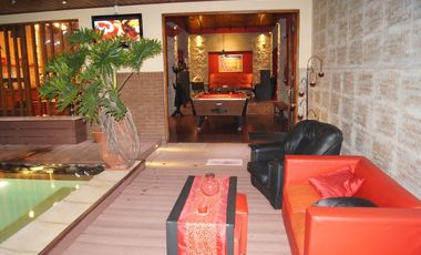 Chalet con piscina y quincho. Zona San Jose.