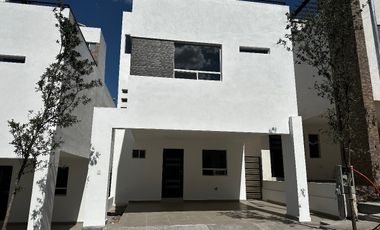 CASA  EN VENTA BALCONES SAN PATRICIO ESCOBEDO