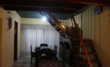 Propiedad ubicada a 300 metros de Avenida Espora .