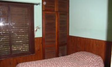 Propiedad ubicada a 300 metros de Avenida Espora .