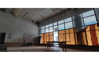 ALQUILER LOCAL COMERCIAL EN ZONA MUY CENTRICA