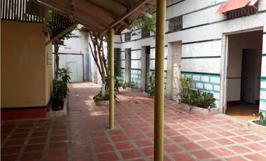 Venta, Casa con local, Plaza de Ciénaga.