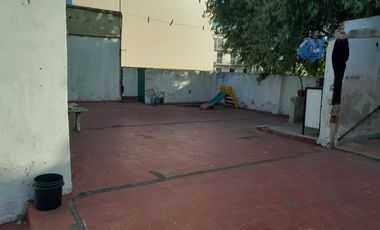 Lote de 15,84 x 40,30, ideal constructor o dos/ tres familias. VillaLuzuriaga. NUEVO VALOR