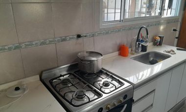Lote de 15,84 x 40,30, ideal constructor o dos/ tres familias. VillaLuzuriaga. NUEVO VALOR