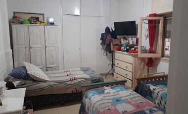 Lote de 15,84 x 40,30, ideal constructor o dos/ tres familias. VillaLuzuriaga. NUEVO VALOR