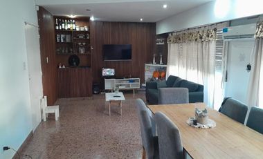 Lote de 15,84 x 40,30, ideal constructor o dos/ tres familias. VillaLuzuriaga. NUEVO VALOR