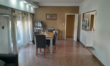 Lote de 15,84 x 40,30, ideal constructor o dos/ tres familias. VillaLuzuriaga. NUEVO VALOR