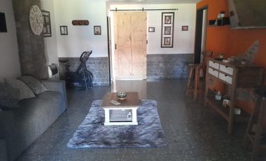 Lote de 15,84 x 40,30, ideal constructor o dos/ tres familias. VillaLuzuriaga. NUEVO VALOR