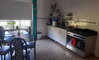 Lote de 15,84 x 40,30, ideal constructor o dos/ tres familias. VillaLuzuriaga. NUEVO VALOR