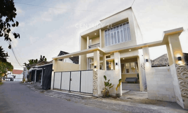 Dijual Rumah Furnished Model Villa Dekat Sleman City Hall