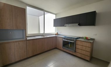 Casa en venta al Norte de Ags, Residencial Zarzales, Jesús María
