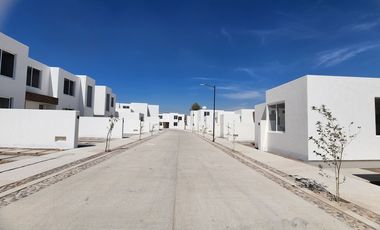 Casa en venta al Norte de Ags, Residencial Zarzales, Jesús María