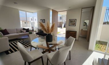 Casa en venta al Norte de Ags, Residencial Zarzales, Jesús María